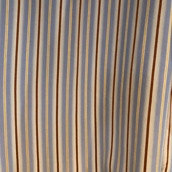 All silk, heavy weight Tommy Bahama button down - Picture 6 of 7